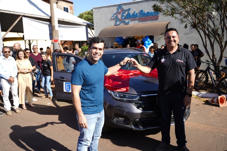 Associação Estrela Branca celebra nove anos de trabalho social nas Moreninhas, recebendo veículo 0 km destinado pelo deputado federal Beto Pereira