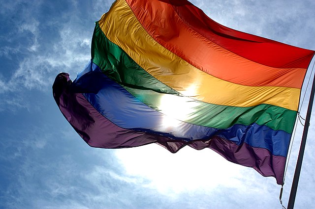 Comissão da Câmara dos Deputados aprova aumento de pena para homicídios por discriminação contra LGBTI+